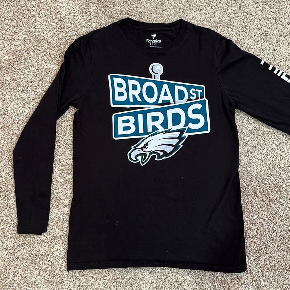 Men’s Fanatics Eagles long sleeve t-shirt, size adult Small
